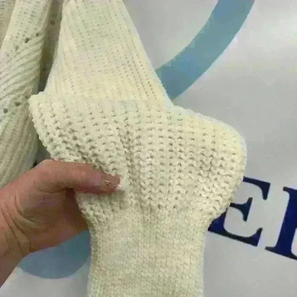 No Boundaries Girls Cream Sweater Size Large 11-13 - Picture 3 of 6